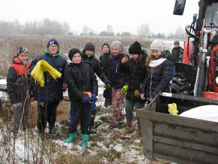 Dokarmiamy zwierzęta leśne – 16.12.2017r.  - 