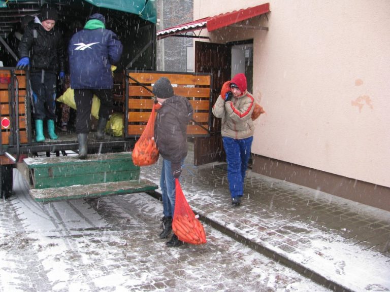 Dokarmiamy zwierzęta leśne – 16.12.2017r.  - 