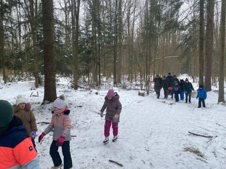 Akcja charytatywno – edukacyjna „Pomagamy zwierzętom przetrwać zimę”  - 